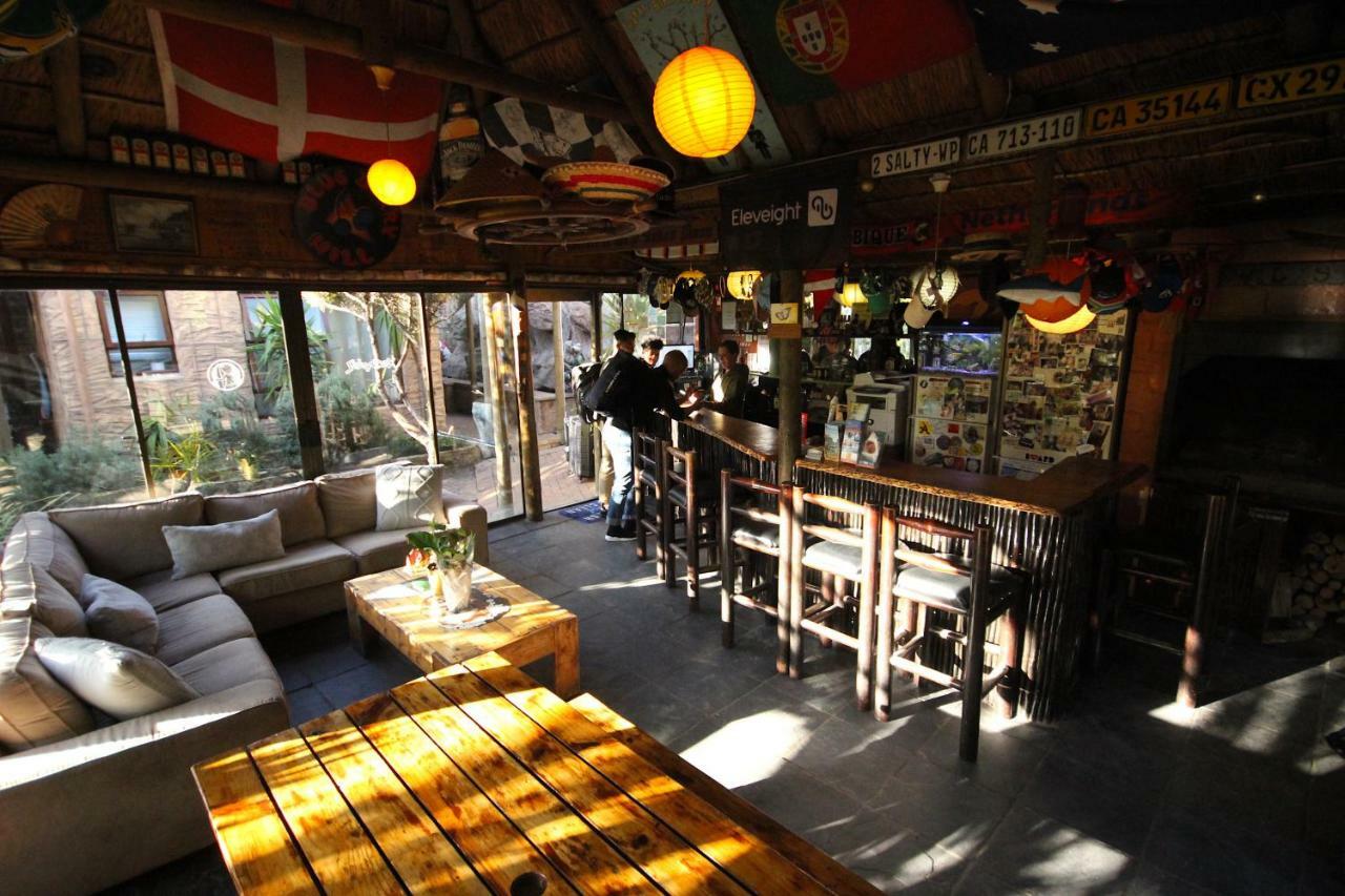 Saltycrax Backpackers And Surf Hostel By Curiocity Блаубергстранд Экстерьер фото