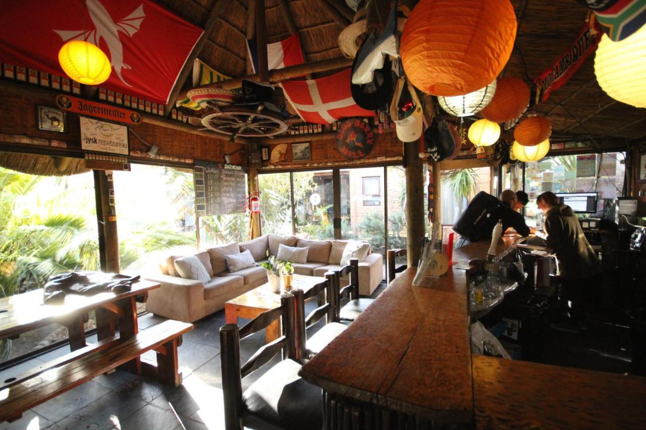 Saltycrax Backpackers And Surf Hostel By Curiocity Блаубергстранд Экстерьер фото