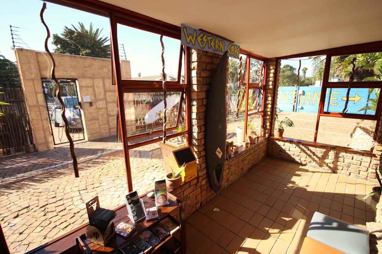 Saltycrax Backpackers And Surf Hostel By Curiocity Блаубергстранд Экстерьер фото